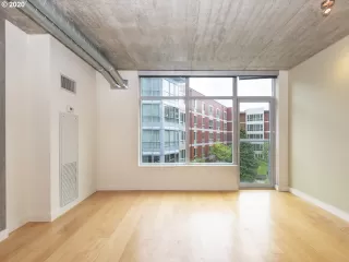 Photo #4: 20513522 Listing