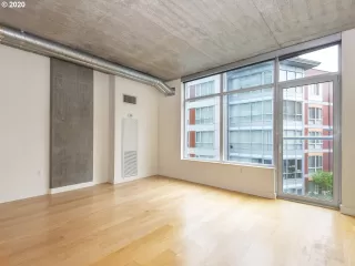 Photo #5: 20513522 Listing