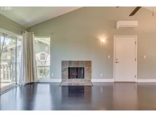 Photo #5: 20513675 Listing 