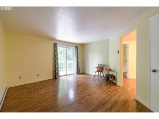 Photo #4: 20513926 Listing 