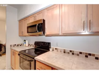 Photo #4: 20514267 Listing