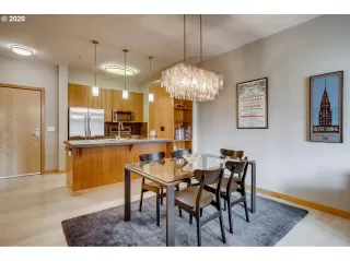 Photo #6: 20514992 Listing