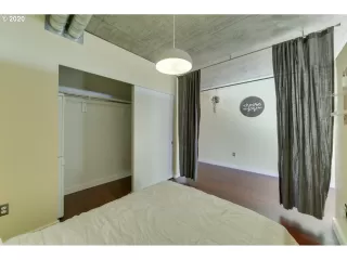 Photo #5: 20515135 Listing