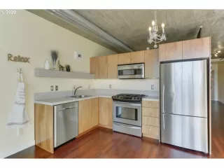 Photo #6: 20515135 Listing