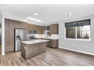 Photo #4: 20516227 Listing