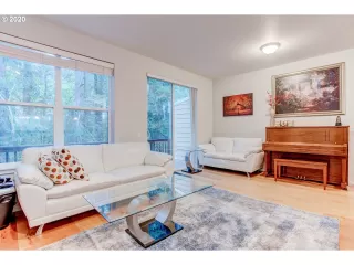 Photo #3: 20516587 Listing