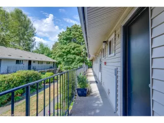 Photo #1: 20516929 Listing