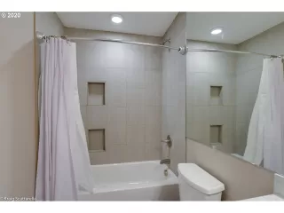 Photo #4: 20516929 Listing