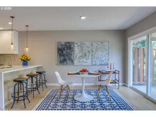 Photo #5: 20516929 Listing