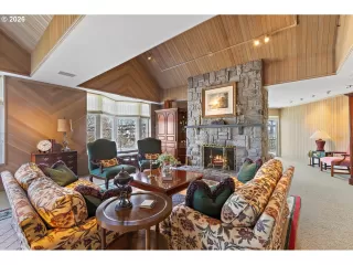 Photo #2: 205173824 Listing