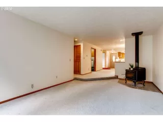 Photo #4: 20517553 Listing