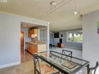 Photo #4: 20517894 Listing 