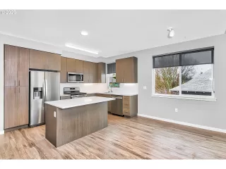 Photo #4: 20519114 Listing