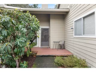 Photo #2: 20519281 Listing