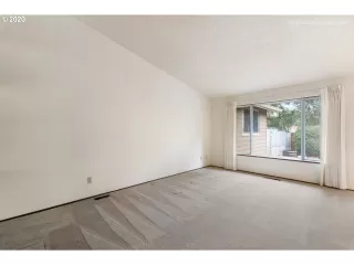 Photo #4: 20519281 Listing