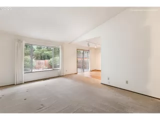 Photo #5: 20519281 Listing