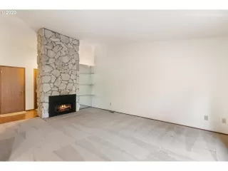 Photo #6: 20519281 Listing