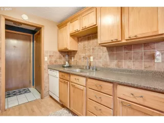 Photo #1: 20519529 Listing 