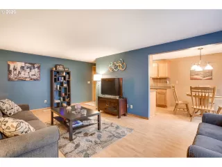 Photo #6: 20519529 Listing 