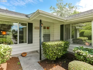 Photo #3: 20519966 Listing