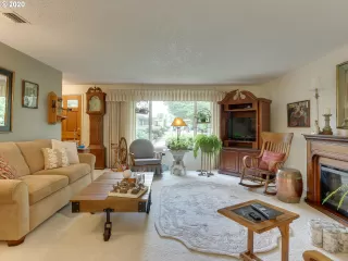 Photo #5: 20519966 Listing