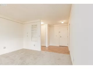 Photo #3: 20520168 Listing