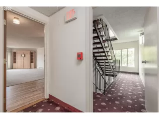 Photo #4: 20520168 Listing