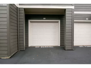 Photo #2: 20521178 Listing