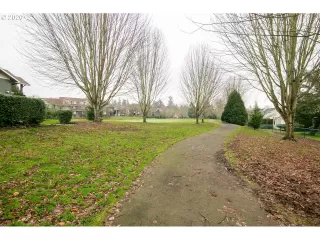 Photo #4: 20521178 Listing