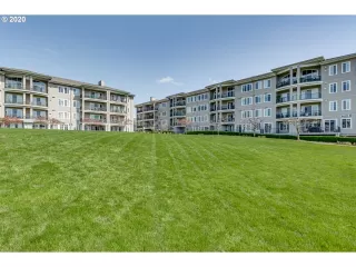 Photo #3: 20521687 Listing