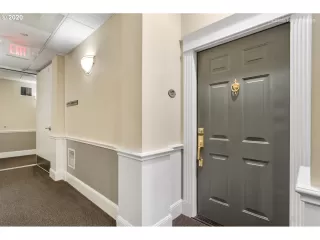 Photo #2: 20521725 Listing