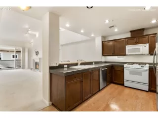 Photo #3: 20521725 Listing