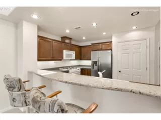 Photo #4: 20521725 Listing