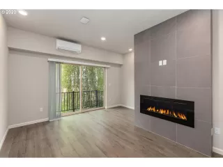 Photo #5: 20523050 Listing