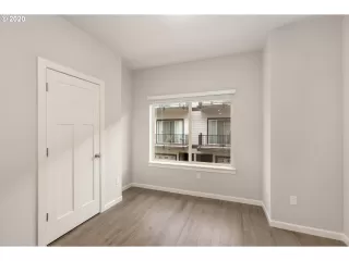 Photo #6: 20523050 Listing