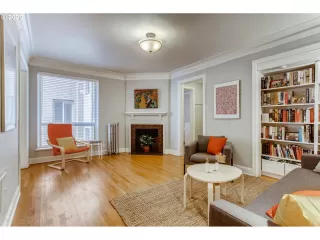 Photo #5: 20523831 Listing