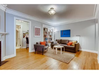 Photo #6: 20523831 Listing