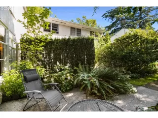 Photo #6: 20524322 Listing