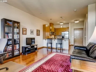 Photo #3: 20525000 Listing