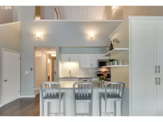 Photo #4: 20525376 Listing 