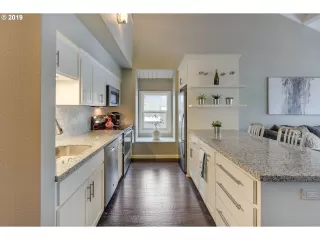 Photo #5: 20525376 Listing 