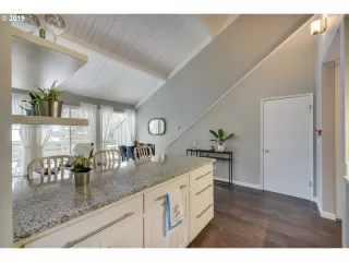 Photo #6: 20525376 Listing 