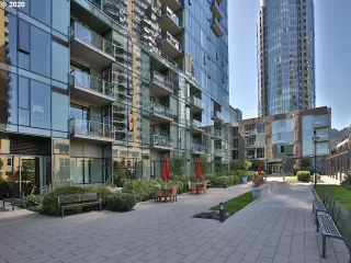 Photo #4: 20525729 Listing