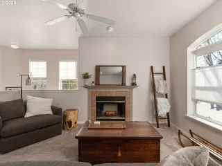 Photo #4: 20526336 Listing