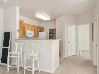 Photo #6: 20526336 Listing