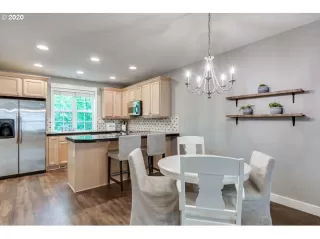 Photo #5: 20526424 Listing 