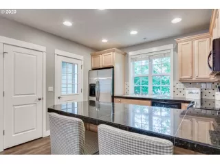 Photo #6: 20526424 Listing 