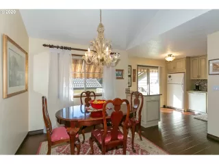 Photo #5: 20526571 Listing 