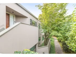 Photo #1: 20526626 Listing 