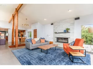 Photo #5: 20526626 Listing 